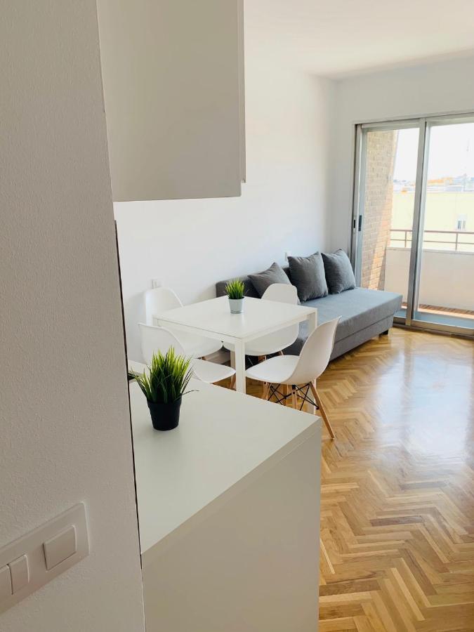 pisos con piscina barrio exclusivo-WizinkCenter Madri Exterior foto