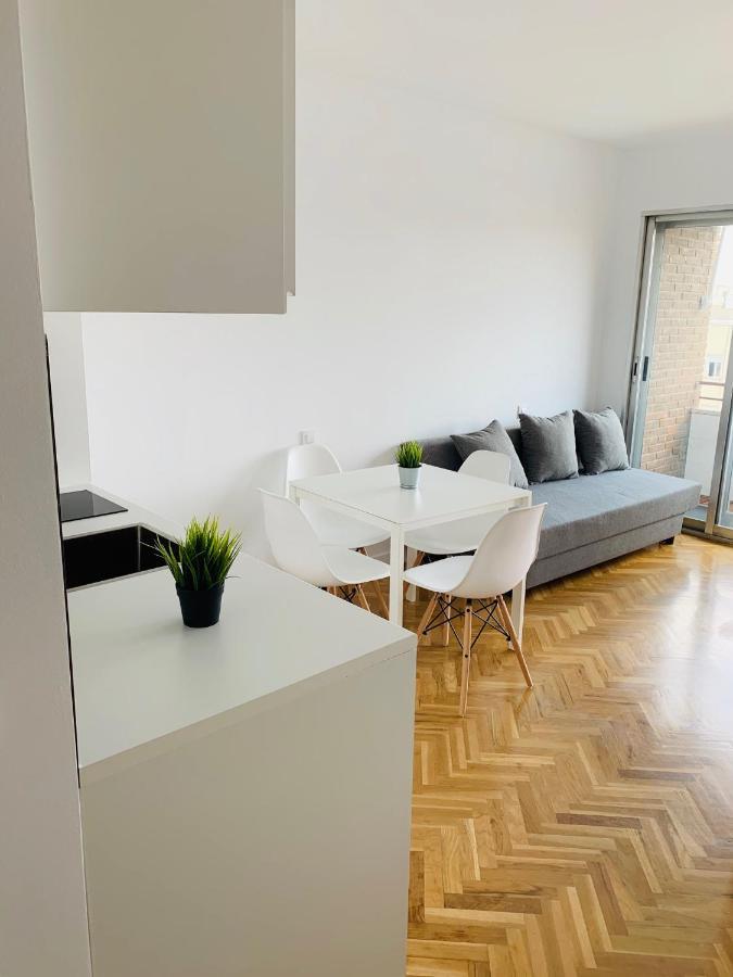 pisos con piscina barrio exclusivo-WizinkCenter Madri Exterior foto