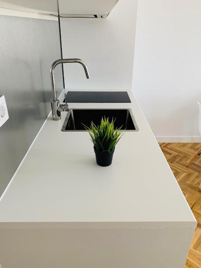 pisos con piscina barrio exclusivo-WizinkCenter Madri Exterior foto